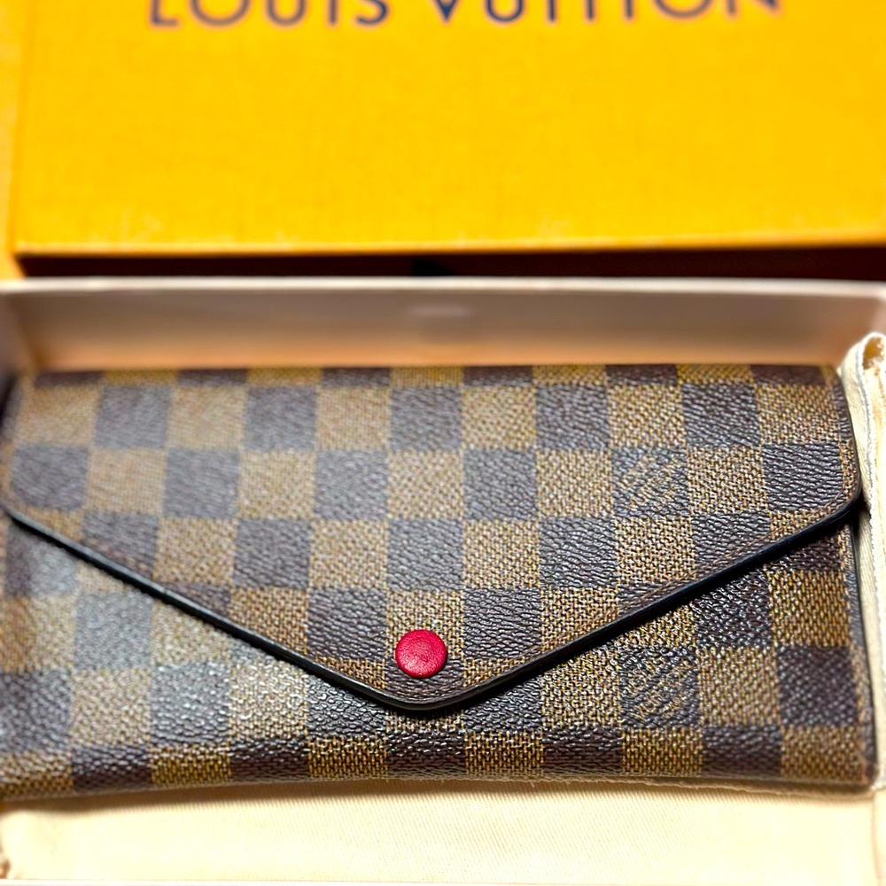 Sold! Louis Vuitton Josephine Wallet